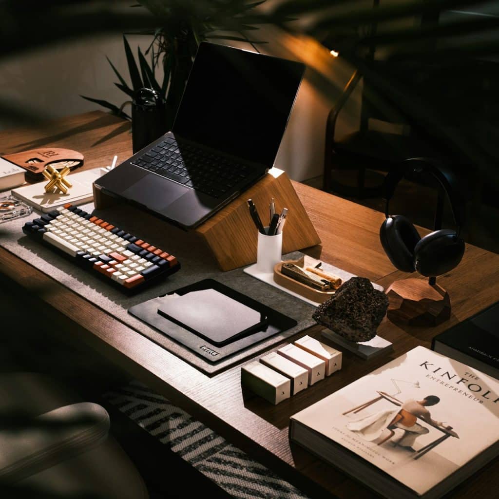 Accessoires de bureau – pour un espace clair et structuré